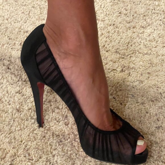 Louboutins size 39 1/2 - Picture 5 of 5